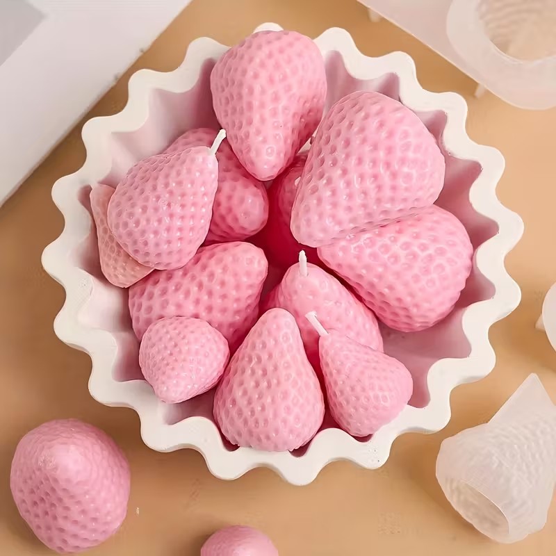 Strawberry Silicone Candle Mol - огляд і ціна Soap Making Ins