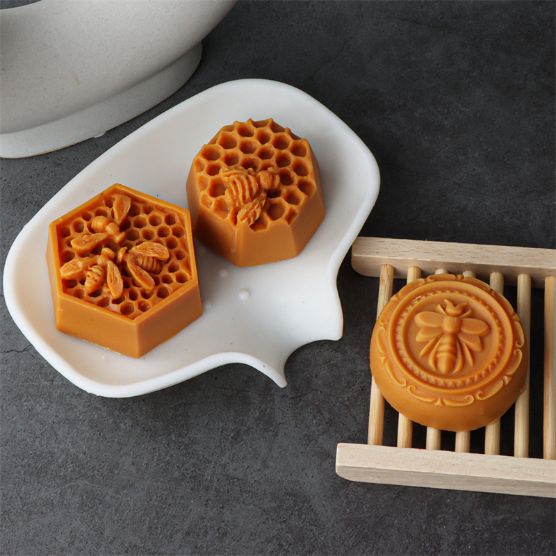 3D Flying Bee Honeycomb Candle - огляд і ціна Soap Making Instructions